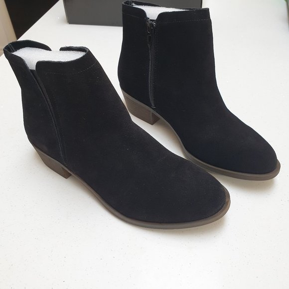 New Kensie Black Suede Booties Size 9 - Picture 1 of 16